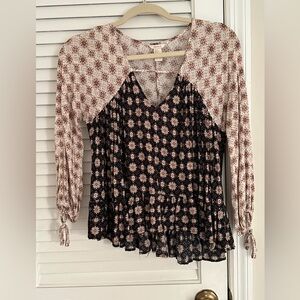 Forever 21 Floral Boho Long Sleeve Blouse/Shirt - Size Small